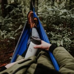 Earthwell Roaster Loop Vacuum Bottle 473ml Aqua Blue -SurviGear Store earthwell roaster loop lifestyle 001 2