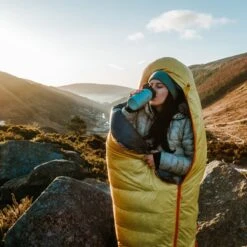 Earthwell Roaster Loop Vacuum Bottle 355ml Volcanic Black -SurviGear Store earthwell roaster loop lifestyle 003 3