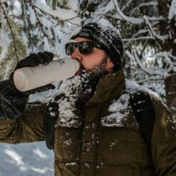 Earthwell Woodie Vacuum Bottle 650ml Pine / Volcanic Black -SurviGear Store earthwell woodie vb lifestyle 001 2